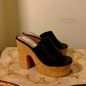Steve Madden - platform slides size 7